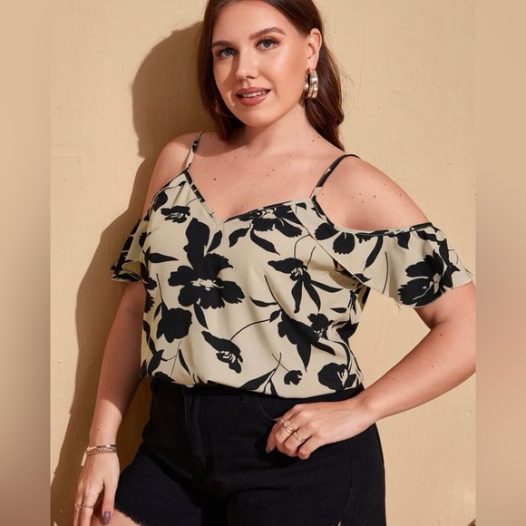 3/$20 Plus Floral print cold shoulder top - Picture 5 of 8